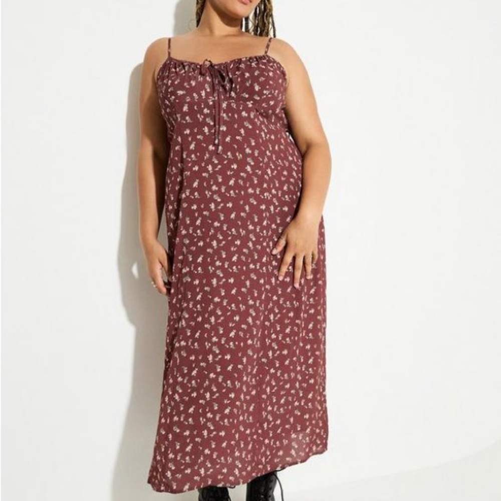 Torrid  Size 1 Women's Floral Dress - Burgundy